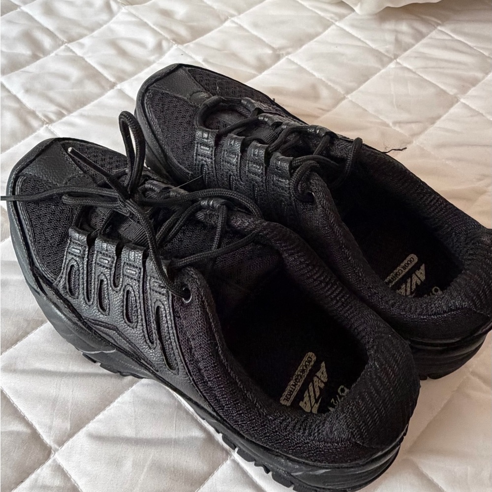 Women’s Avia Black Odor Control Tennis Shoes Sz 8.5 W Athletic Shoes
